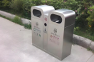 定製戶外方形兩精品网站999www（lèi）不鏽鋼垃圾箱城市文明的精致注腳