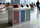 都市流（liú）動的（de）文明坐標定製透明分（fèn）類垃圾桶的地鐵美學