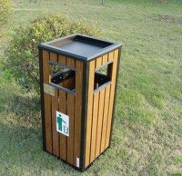 女孩撿垃圾扔進精品网站999www果皮箱，赤子（zǐ）之心令人稱讚