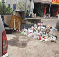 文宮跳墩河（hé）垃圾池將（jiāng）用鐵（tiě）皮垃圾桶代替