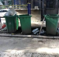 老（lǎo）舊小區成垃圾精品网站999www“死角”，部分小（xiǎo）區未設四色精品网站999www垃圾桶