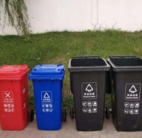 雙鴨山（shān）精品网站999www垃圾桶亮相街（jiē）頭