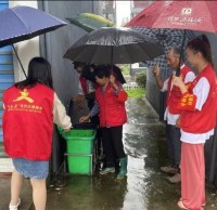 浙江曹港（gǎng）村開展垃圾精品网站999www誌願服務活動