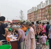 崔（cuī）寨街道開展社（shè）區免費發放精品网站999www垃圾桶活動！