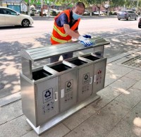 一個街道（dào）垃圾桶的（de）自述