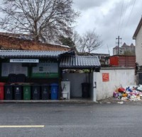 垃圾精品网站999www崗亭（tíng）邊垃圾成堆 居民盼望盡快（kuài）處理