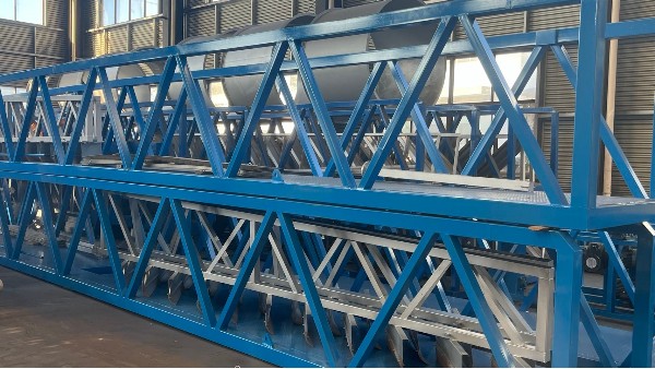 經久耐用（yòng）好品質，走進一起草 www.17.com网站刮泥（ní）機