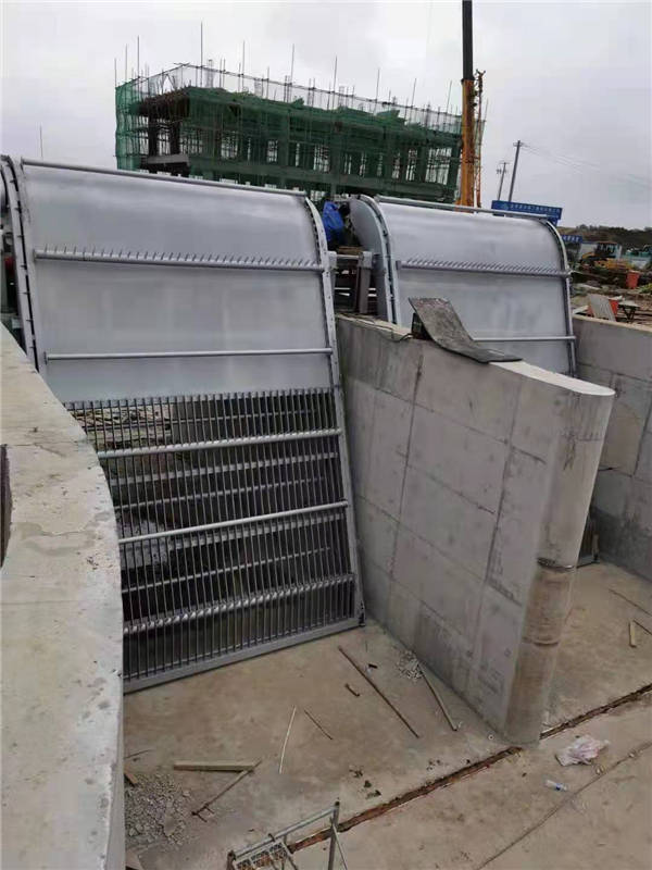 福建（jiàn）雨水格（gé）柵現場