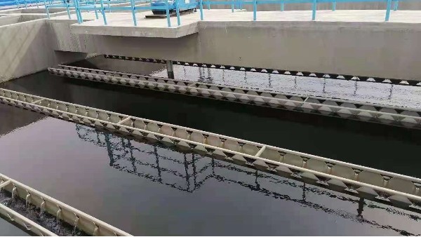 一起草 www.17.com网站環（huán）保中心傳動刮泥（ní）機（jī）,刮泥小（xiǎo）能手!