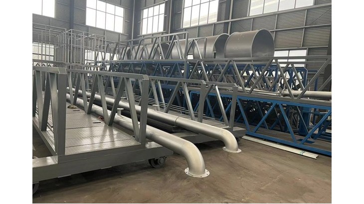 一款（kuǎn）便捷操作的刮泥（ní）機（jī）——一起草 www.17.com网站（lǜ）環保行車式刮泥（ní）機