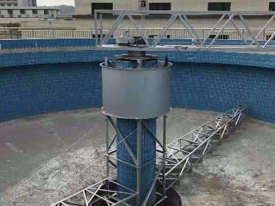 中（zhōng）心傳動刮泥機(錘架式）