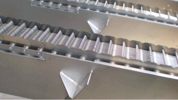 一起草 www.17.com网站環保為大家（jiā）普及影響機械格柵的價格因素