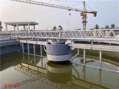 全橋式（shì）周邊傳動刮吸泥（ní）機