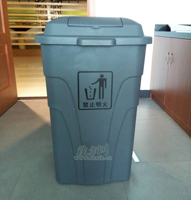 腳踏式塑料垃圾（jī）桶