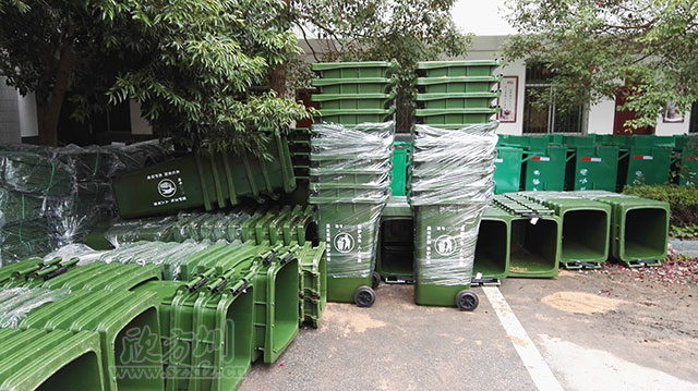 戶（hù）外塑料垃圾桶