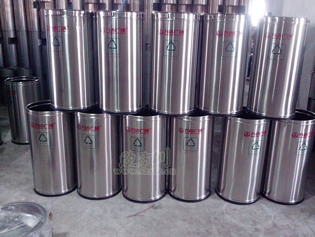 萬達不鏽鋼垃(lā)圾桶 萬達不鏽鋼垃圾桶