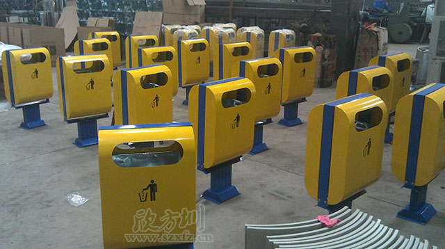 社區鋼製垃圾桶（tǒng）