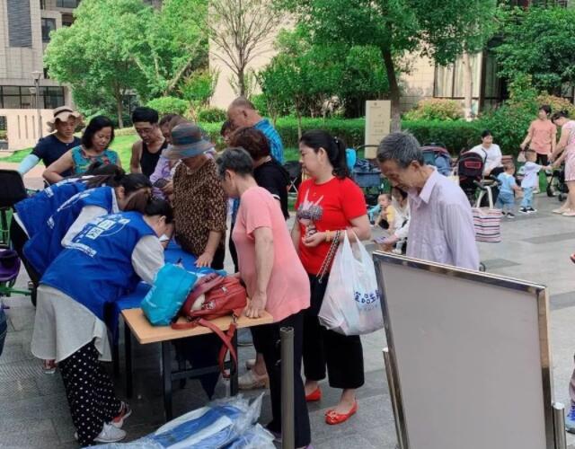 小區（qū）開展垃圾樱花草视频WWW宣傳1